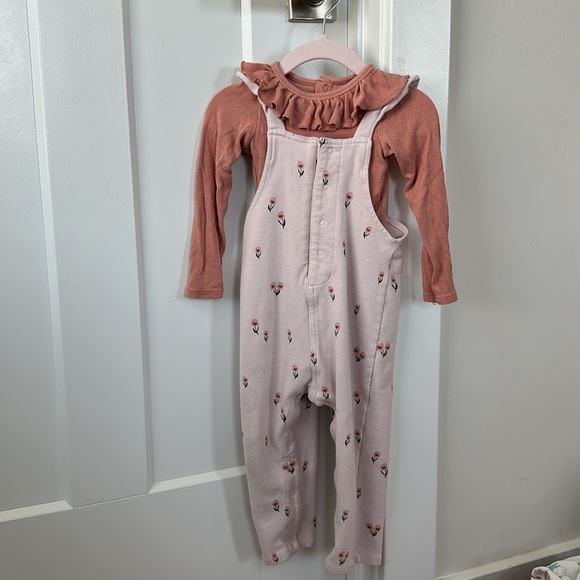 Angel Dear Front Snap Ruffle Overalls - Picture 3 of 7